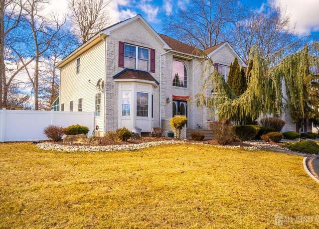 Property at 9 Golden Valley Dr, North Brunswick, NJ 08902, 4 beds, 3 baths