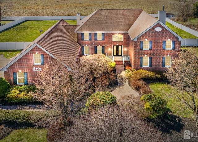 Property at 29 Linwood Dr, Monroe, NJ 08831, 5 beds, 5.5 baths