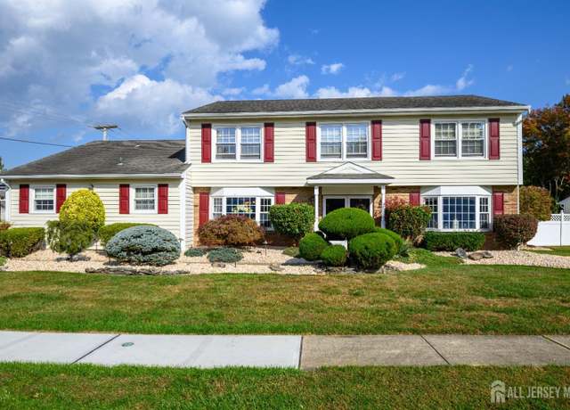 Property at 3 Romero Ct, Monroe, NJ 08831, 4 beds, 3 baths