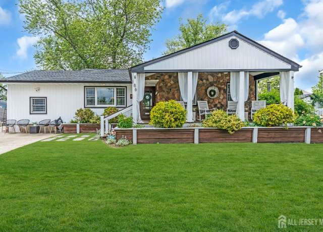 Property at 186 Lohsen Ave, Middletown, NJ 07718, 3 beds, 2 baths