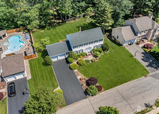 Property at 21 Van Hise Ct, East Brunswick, NJ 08816, 4 beds, 2.5 baths