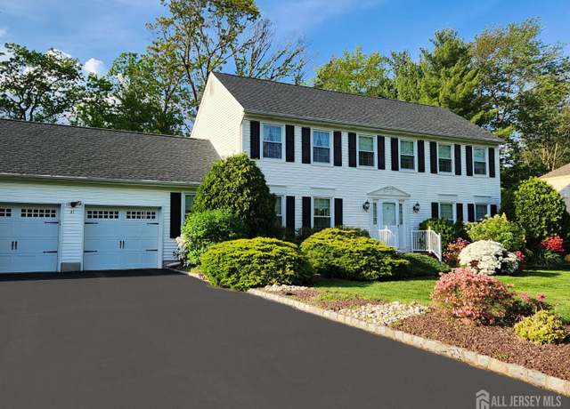 Property at 21 Van Hise Ct, East Brunswick, NJ 08816, 4 beds, 2.5 baths