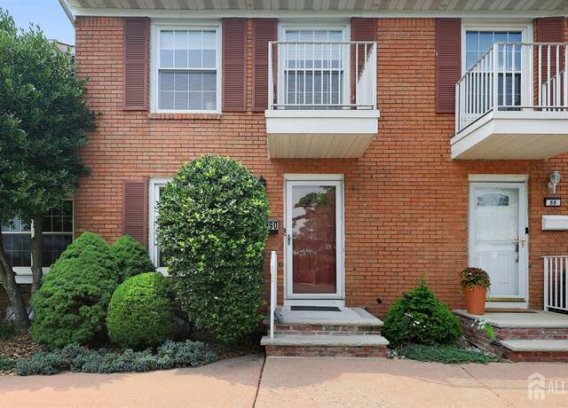 Property at 90 Wick Dr, Fords, NJ 08863, 2 beds, 2.5 baths