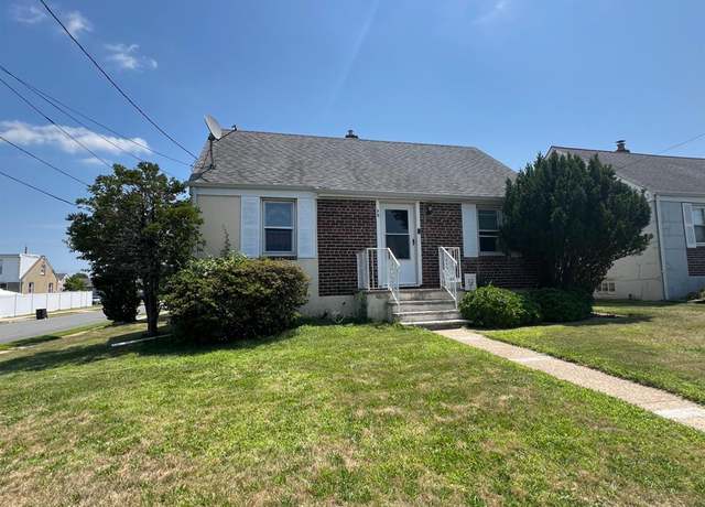Property at 70 Bernard St, Carteret, NJ 07008, 3 beds, 1 bath