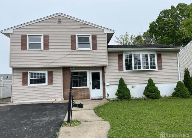 Property at 4 Monroe Ave, Carteret, NJ 07008, 4 beds, 2 baths