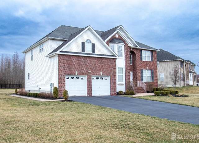 Property at 6 Corey Dr, Monroe, NJ 08831, 5 beds, 4 baths