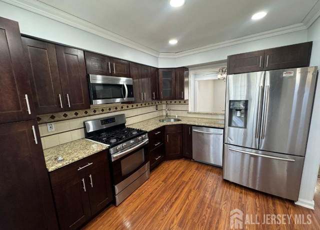 Property at 121 Dunham Ave, Edison, NJ 08817, 2 beds, 2.5 baths