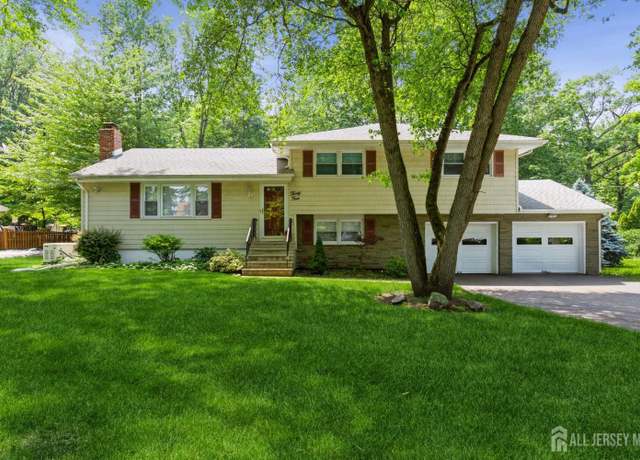 Property at 34 Remington Dr, Edison, NJ 08820, 3 beds, 2.5 baths