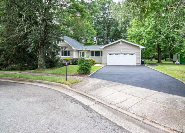 Property at 33 Timber Rd, Edison, NJ 08820, 4 beds, 3 baths