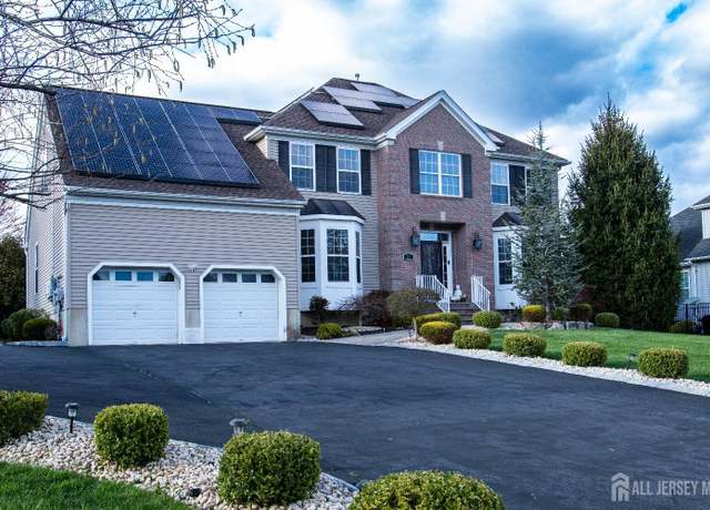 Property at 23 Keswick Cir, Monroe, NJ 08831, 5 beds, 4 baths