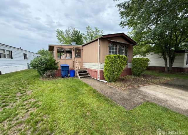 Property at 1 Deer Brook Blvd, North Brunswick, NJ 08902, 2 beds, 1 bath