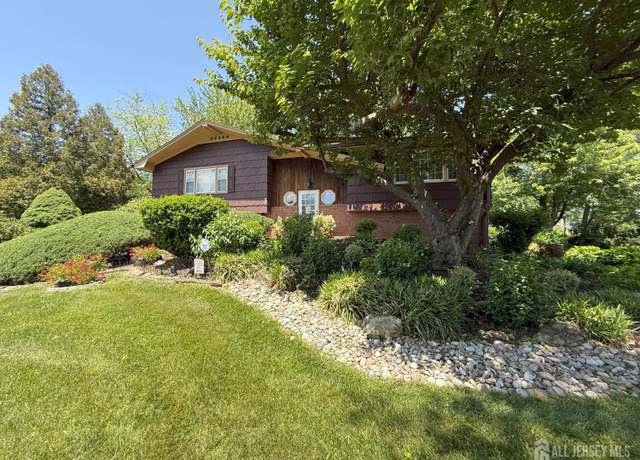 Property at 3 Guernsey Ln, East Brunswick, NJ 08816, 4 beds, 3 baths