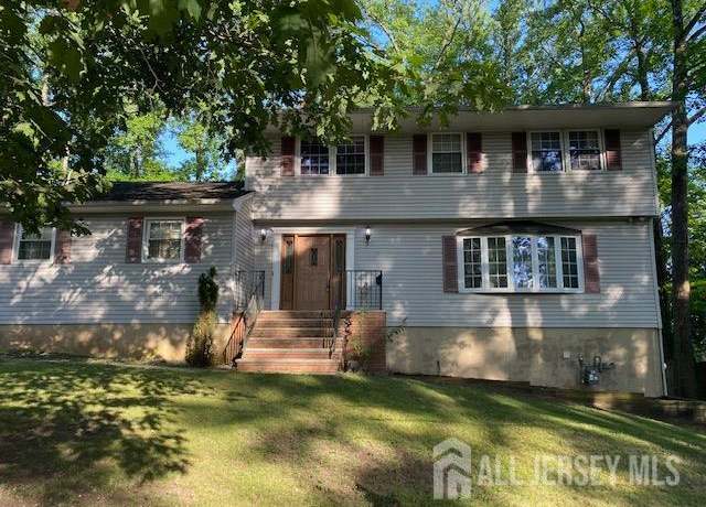 Property at 32 Gere Pl, Fanwood, NJ 07023, 4 beds, 3 baths