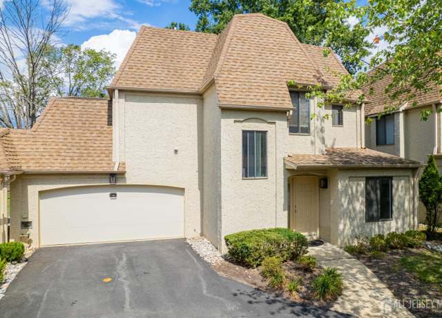 Property at 31 Gate House Ln #31, Edison, NJ 08820, 2 beds, 2.5 baths