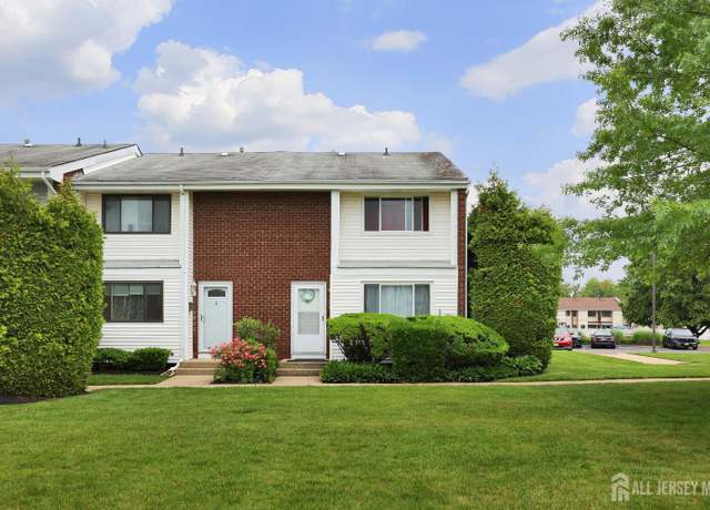 Property at 1-G Quincy Cir, South Brunswick, NJ 08810, 2 beds, 2.5 baths