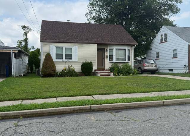 Property at 19 4th St, Sayreville, NJ 08872, 4 beds, 1 bath