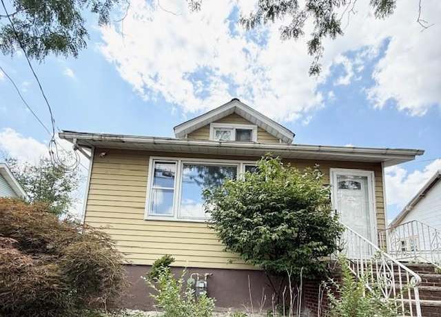 Property at 424 8th Ave, Highland Park, NJ 08904, 3 beds, 2 baths