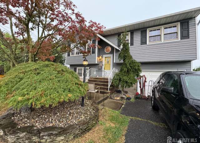 Property at 20 Market St, Edison, NJ 08817, 3 beds, 1.5 baths