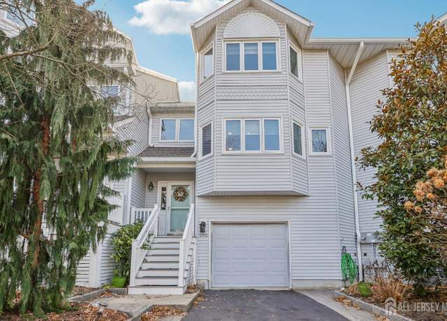 Property at 293 Marigold Ct, Toms River, NJ 08753, 3 beds, 2.5 baths