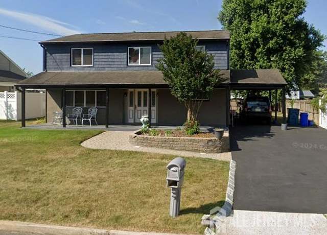 Property at 23 Orchard Dr, Old Bridge, NJ 08857, 3 beds, 1.5 baths