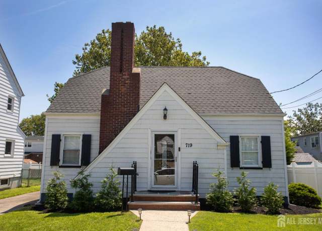 Property at 719 Charles St, South Amboy, NJ 08879, 3 beds, 1.5 baths