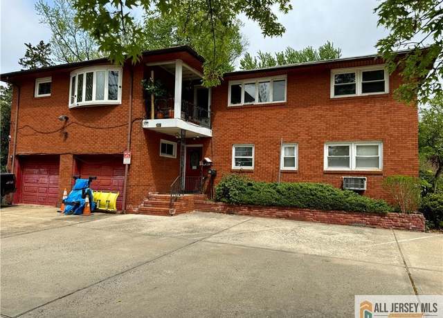 Property at 45 Woodedge Ave, Edison, NJ 08817, 8 beds, 7 baths