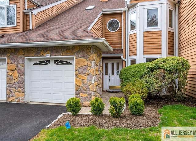 Property at 144 Coppertree Ct #144, Edison, NJ 08820, 3 beds, 2.5 baths