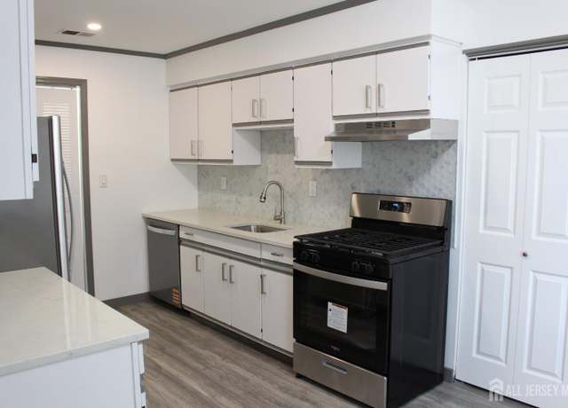 Property at 1612 Raspberry Ct, Edison, NJ 08817, 1 bed, 1 bath