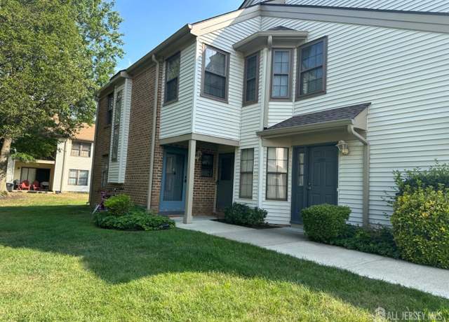Property at 1202 Harbor Club Dr, Sayreville, NJ 08859, 3 beds, 2 baths