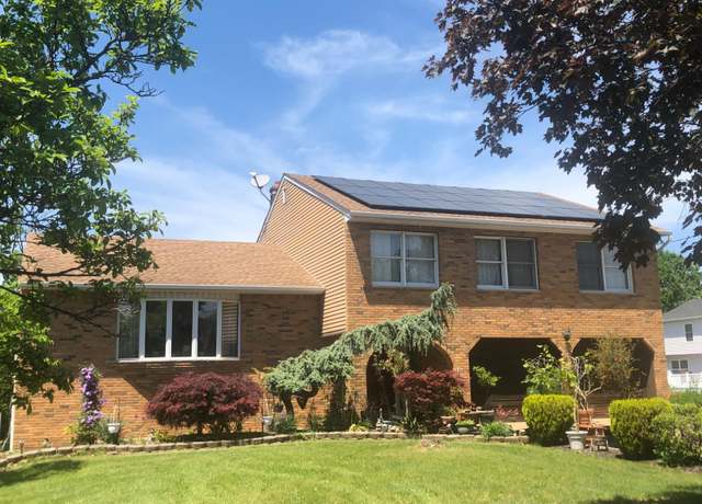 Property at 41 Bartha Ave, Edison, NJ 08817, 4 beds, 2.5 baths