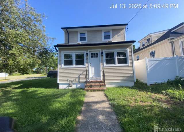 Property at 15 Wedgewood Ave, Woodbridge Proper, NJ 07095, 4 beds, 2 baths