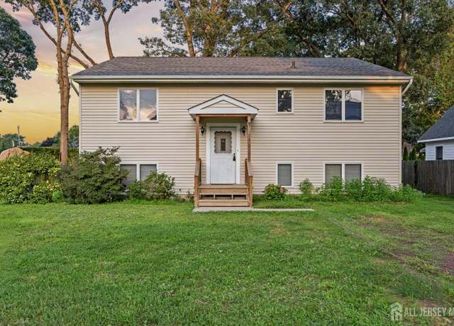 Property at 1234 William St, Point Pleasant, NJ 08742, 5 beds, 2 baths