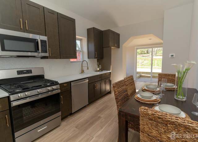 Property at 100 Cutters Dock Rd, Woodbridge Proper, NJ 07095, 3 beds, 2 baths
