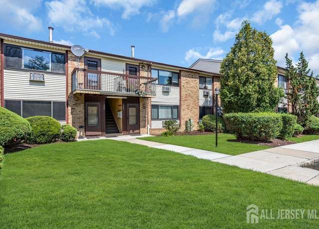 Property at 325 Cricket Ln, Woodbridge, NJ 07095, 1 bed, 1 bath