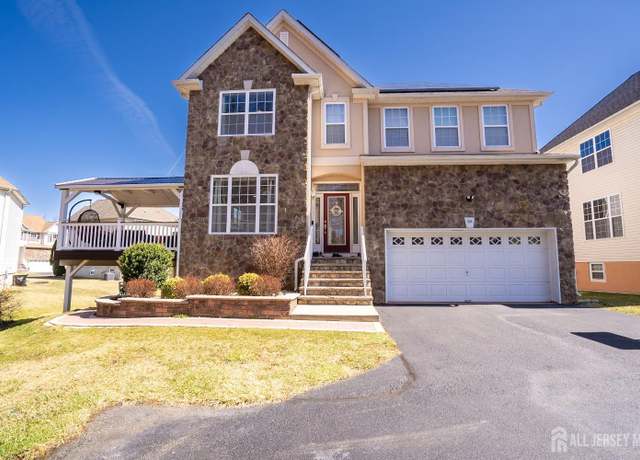 Property at 345 Morning Glory Dr, Monroe, NJ 08831, 4 beds, 3.5 baths