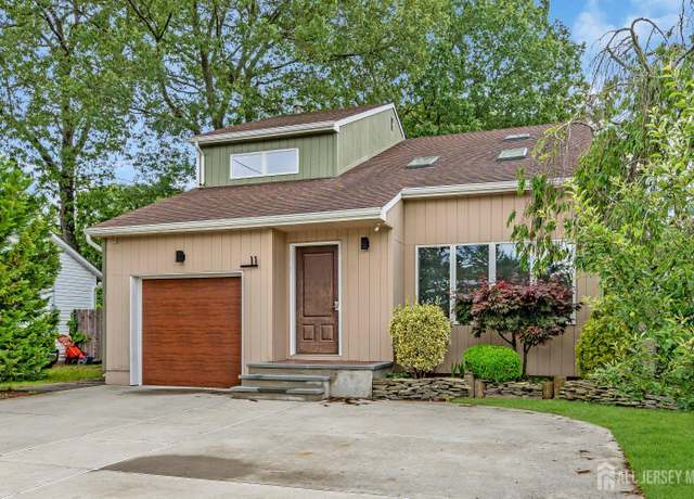 Property at 11 Buena Vista Dr, Brick, NJ 08723, 3 beds, 2 baths