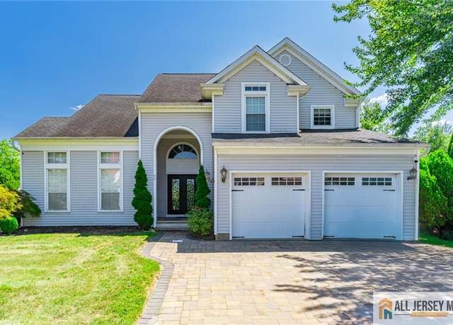Property at 90 Canal St, Sayreville, NJ 08872, 5 beds, 4 baths
