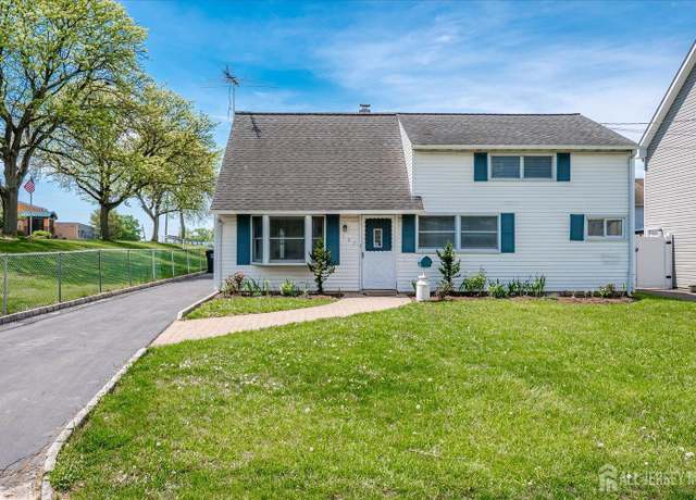 Property at 137 Grand Ave, Iselin, NJ 08830, 3 beds, 1.5 baths