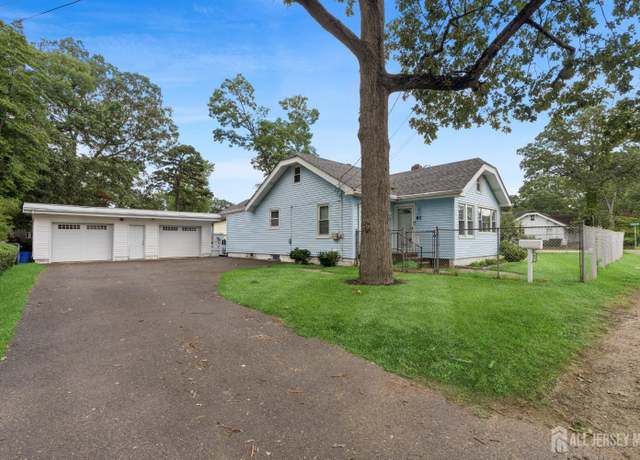 Property at 61 Mundy Ave, Spotswood, NJ 08884, 2 beds, 1.5 baths
