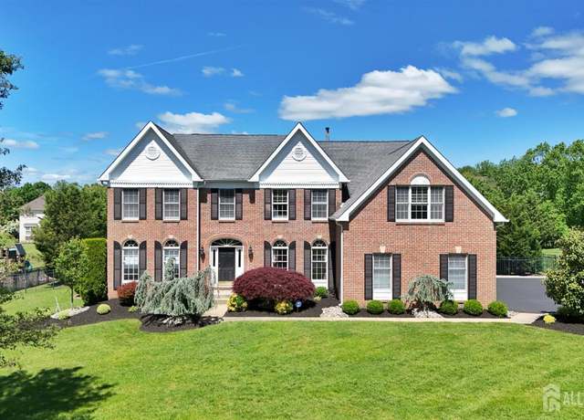 Property at 5 Bridle Ct, Monroe, NJ 08831, 5 beds, 4.5 baths