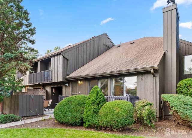 Property at 438 Westgate Dr, Edison, NJ 08820, 2 beds, 2.5 baths