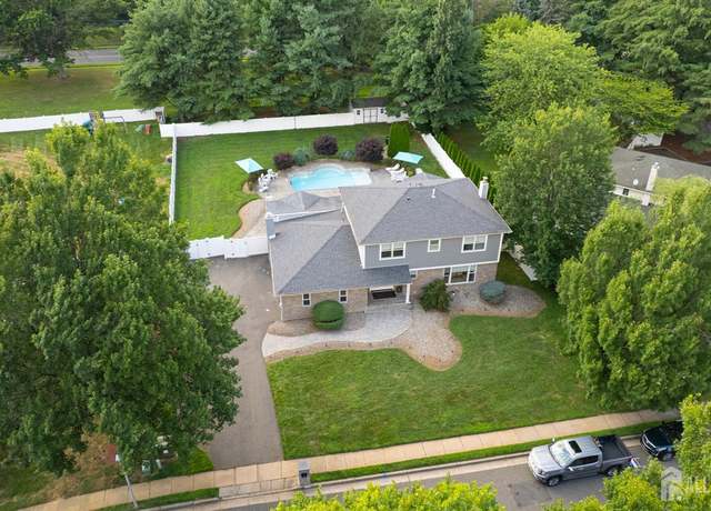 Property at 2 Alison Ct, Marlboro, NJ 07746, 4 beds, 4.5 baths
