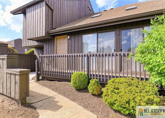 Property at 354 Westgate Dr, Edison, NJ 08820, 2 beds, 2.5 baths