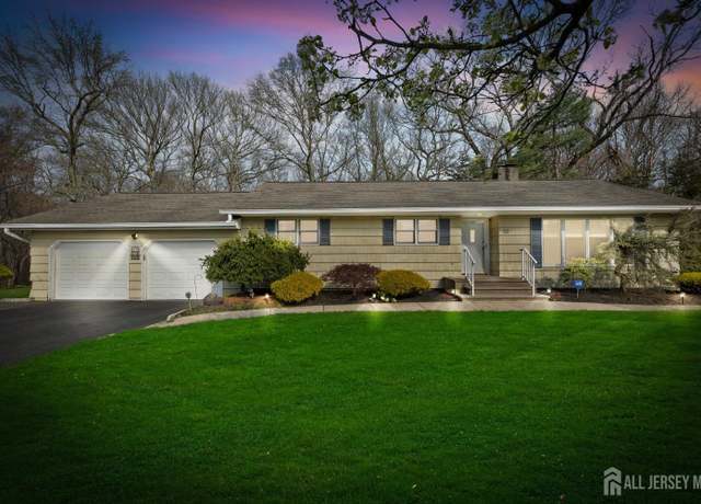 Property at 46 Thomas St, Monroe, NJ 08831, 3 beds, 1.5 baths