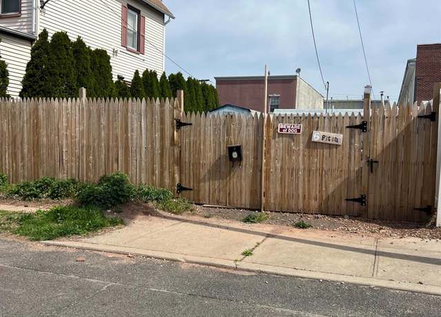Property at 6 Fitch St, Carteret, NJ 07008, 2 beds, 1 bath