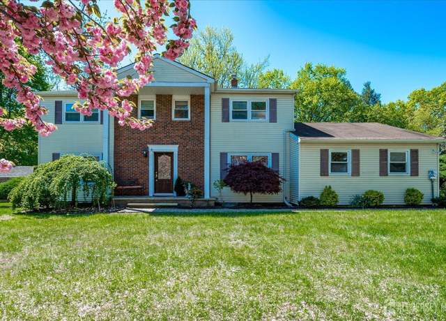 Property at 4 Hollis Rd, East Brunswick, NJ 08816, 4 beds, 2.5 baths