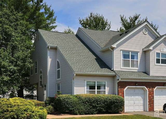 Property at 55 Castle Pointe Blvd, Piscataway, NJ 08854, 2 beds, 2.5 baths