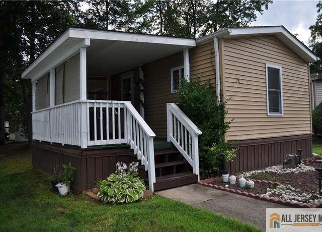 Property at 28 Dickens Rd, North Brunswick, NJ 08902, 2 beds, 2 baths