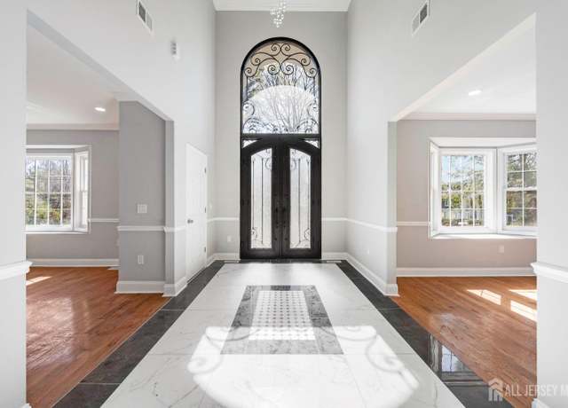 Property at 22 Mary Ellen Dr, Edison, NJ 08820, 6 beds, 6.5 baths