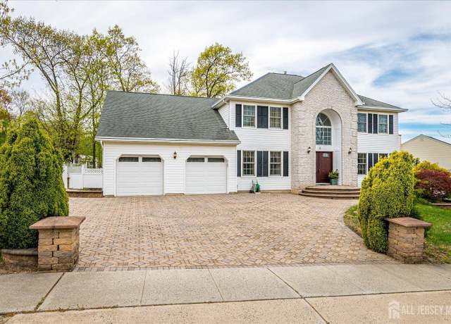 Property at 1 Battista Ct, Sayreville, NJ 08872, 5 beds, 3.5 baths